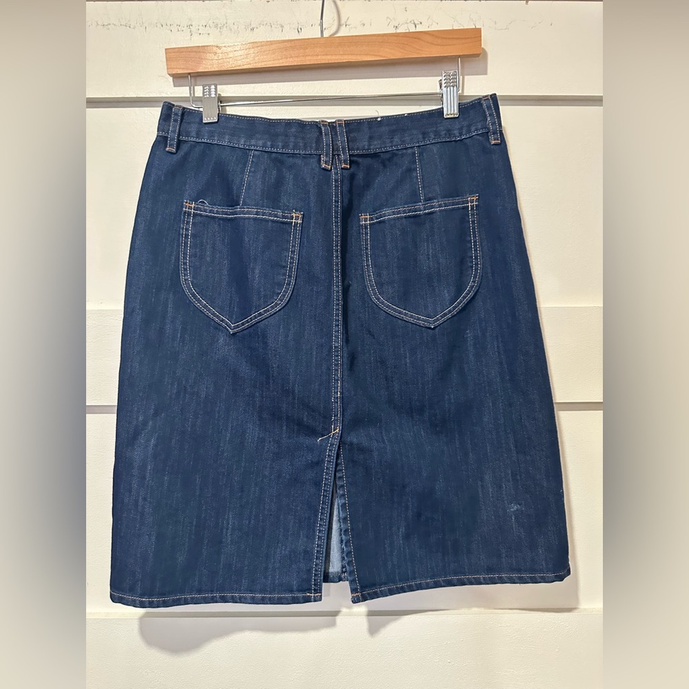 Old Navy high rise dark Denim Skirt size 8 cute pockets